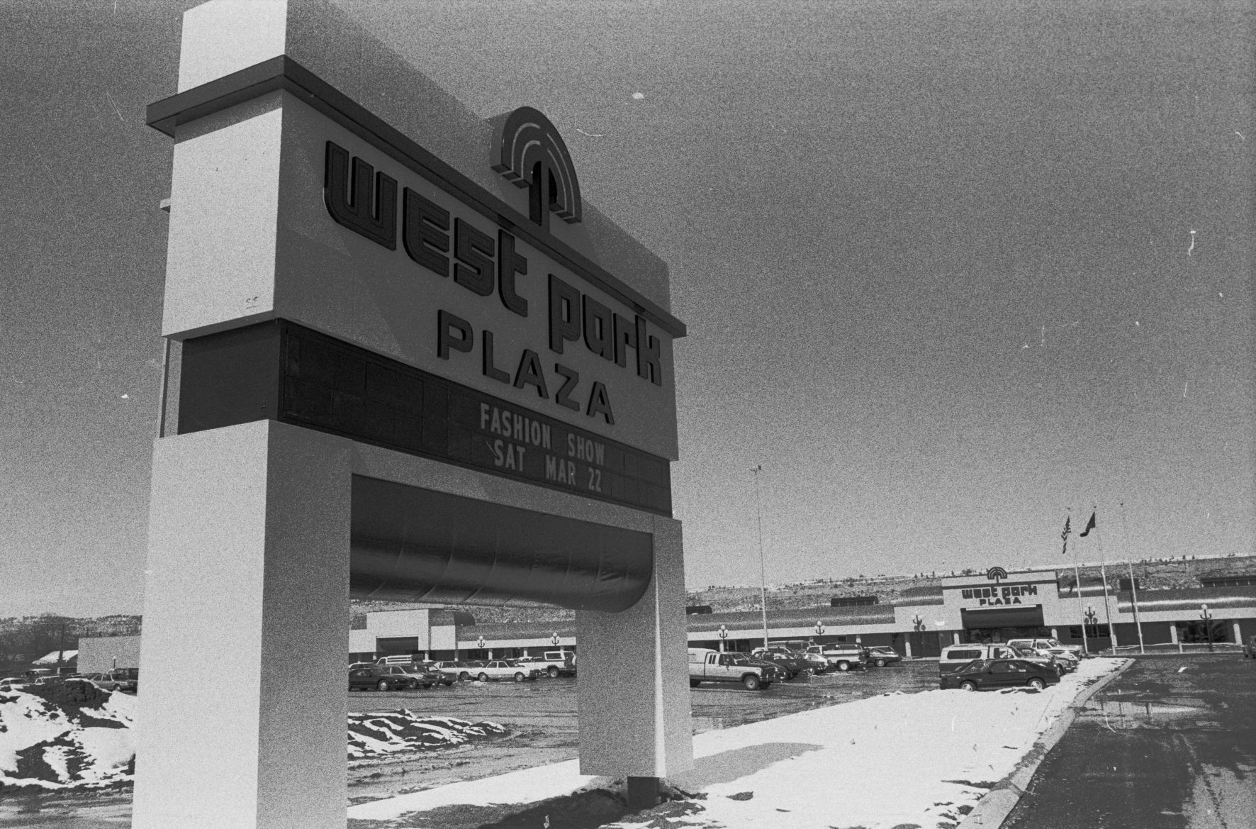 West Park Plaza sign, 1986
